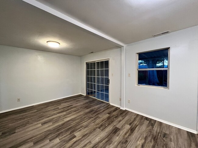 Building Photo - Three-bedroom, two-and-a-half bathrooms in...