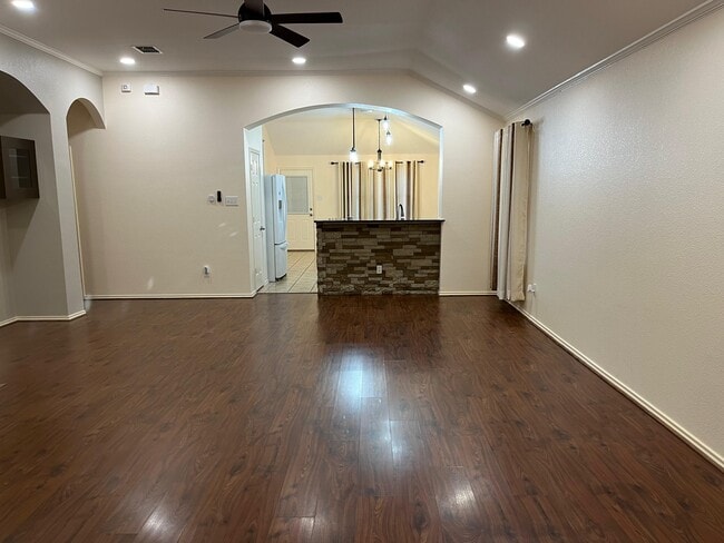Building Photo - 615 Denali Dr