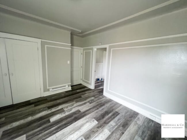 Building Photo - Charming + Spacious 2 BR/ 1 BA IN INNER RI...