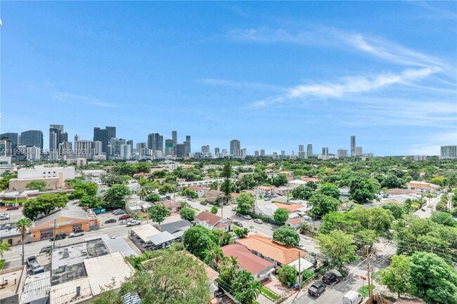 Building Photo - 900 SW 8th St