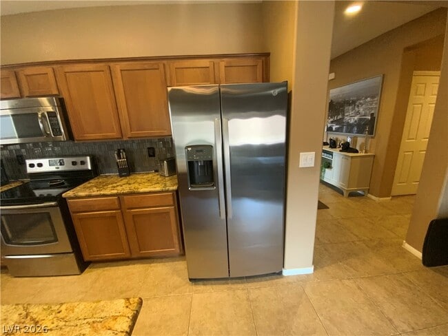 Building Photo - 4936 Semifonte Dr