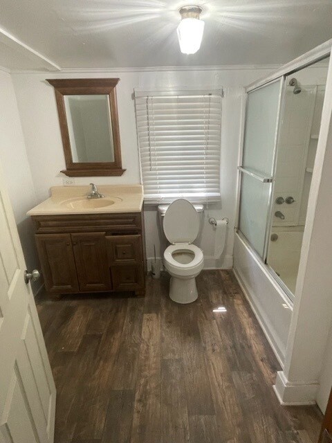 Building Photo - A cozy home w/ 3 beds, 2 bath and a 70 acr...