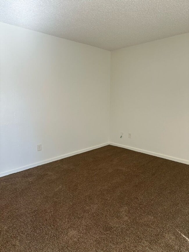Building Photo - 708 Arvin St