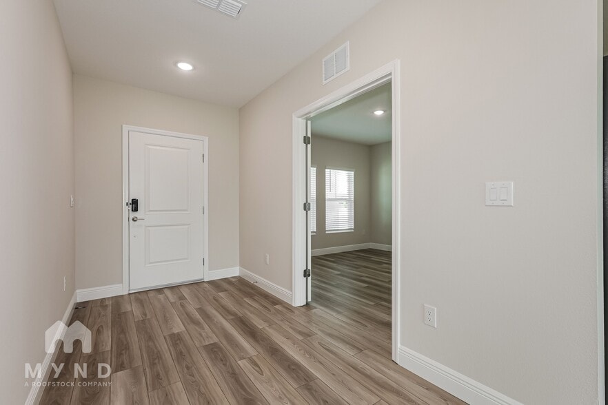 Building Photo - 31713 Chateau Mnr Ln