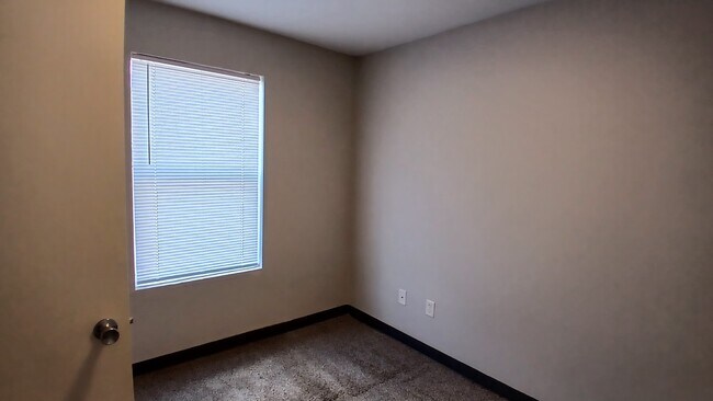 Building Photo - 60 Miller Ave SW