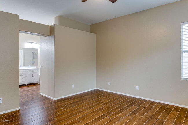 Building Photo - 966 W Citrus Way