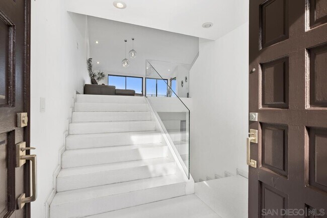 Building Photo - 6423 Caminito Aronimink