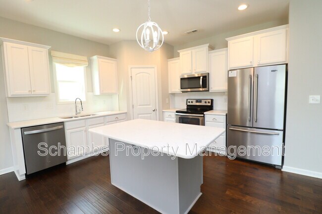 Building Photo - 84 Fairview St