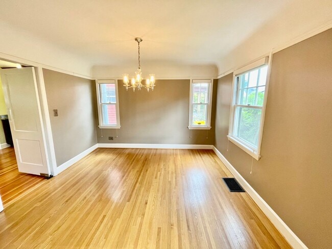 Building Photo - Well Maintained- 3 bed 2 bath Home - Piedm...