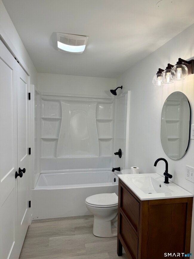 Building Photo - 15 Finch Run