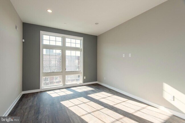Building Photo - 1340 S 13th St