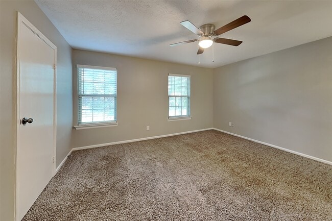 Building Photo - 46 Berryfrost Ln