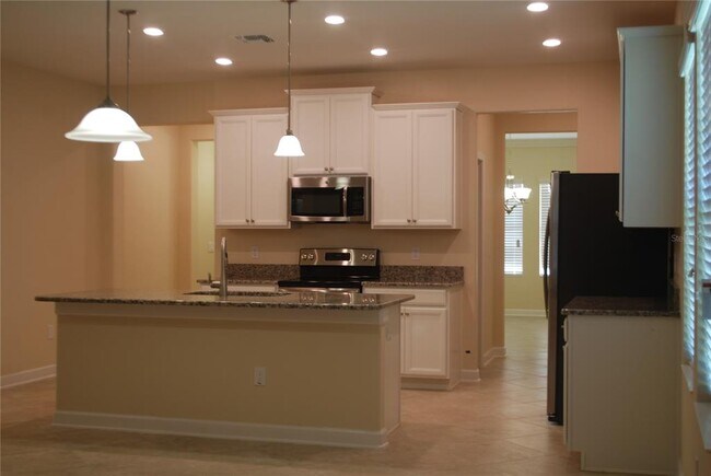 Building Photo - 12875 Strode Ln