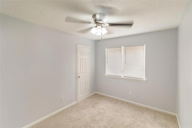 Building Photo - 2530 Long Reach Dr