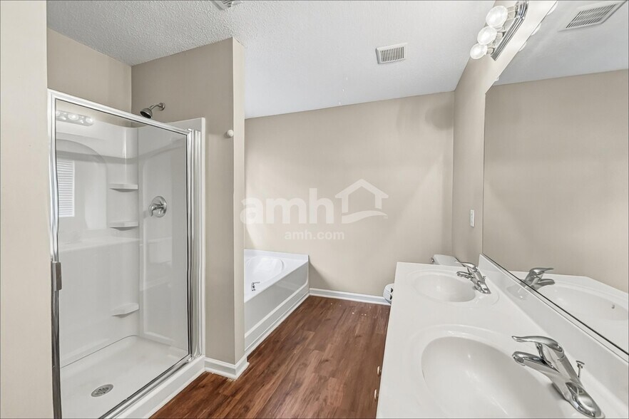 Building Photo - 2813 Alert Ct