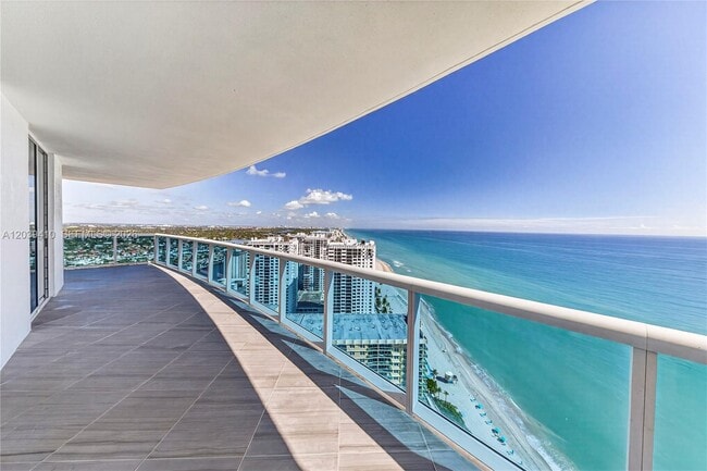 Building Photo - 2711 S Ocean Dr