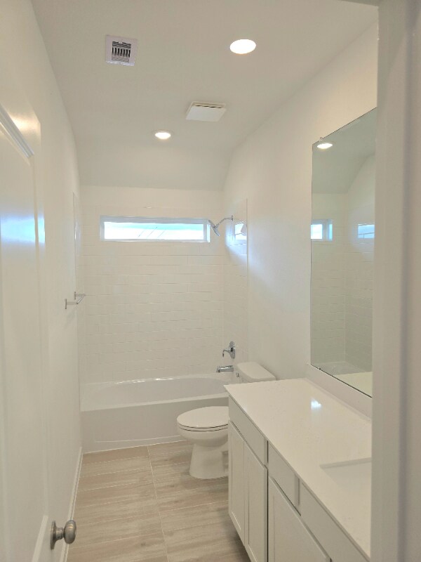 Building Photo - 27139 Blue Pool Dr