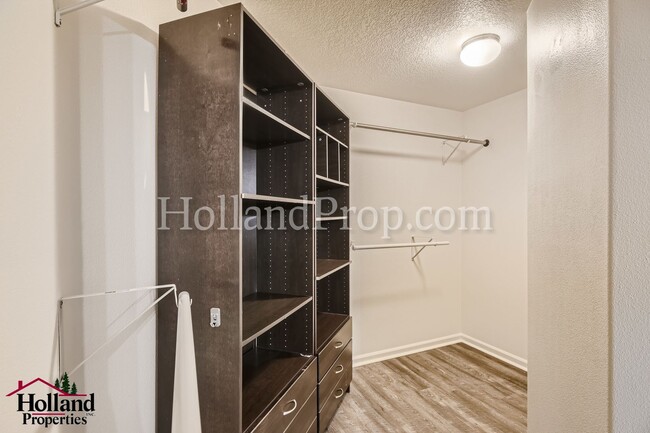 Building Photo - Beautiful Home in Prime North Plains Location – NEW PRICE at $2,795 plus Special $150 credit on y...