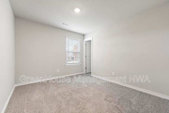 Building Photo - 2401 N Heritage Ranch Dr