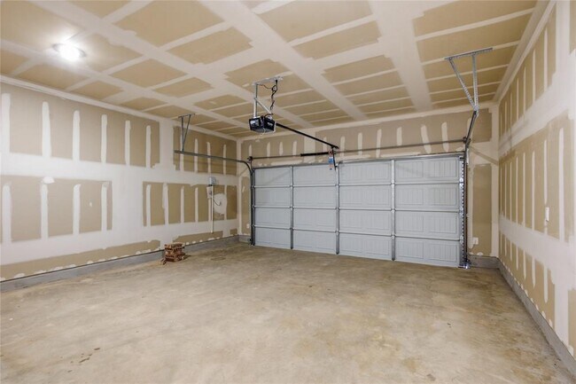 Building Photo - 416 Breccia Trl