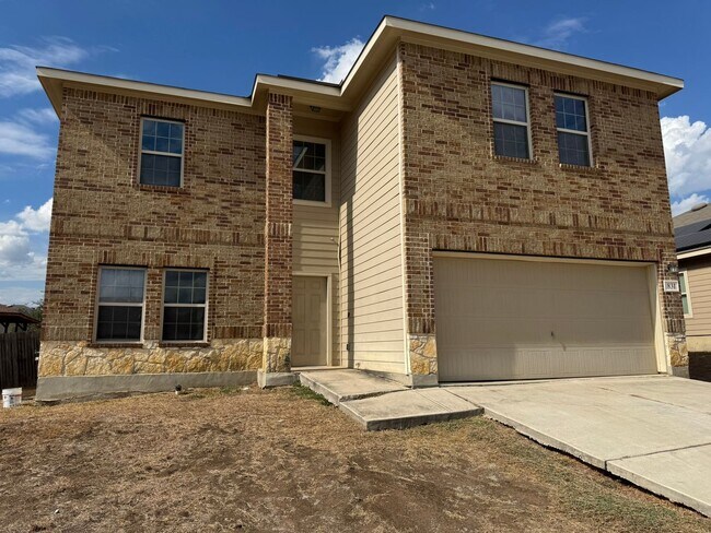 Building Photo - Move-In Special! Spacious 3BR Home with Large Private Yard in Mission Del Lago