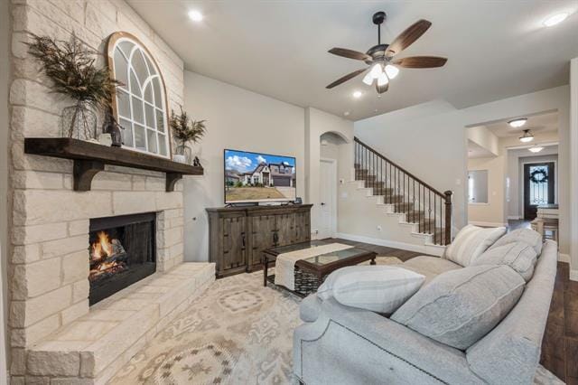 Building Photo - 335 Bluewood Dr