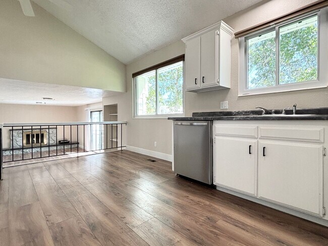 Building Photo - Mountain Views at Meadow Cove on 1/4 Acre ...
