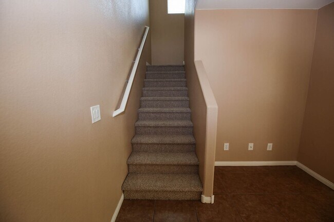 Building Photo - 177 Cloud Cover Ave