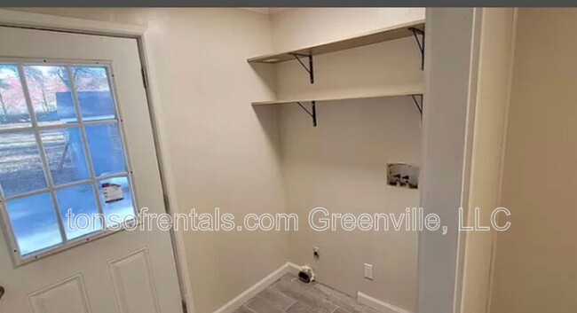 Building Photo - 2081 Hayne St