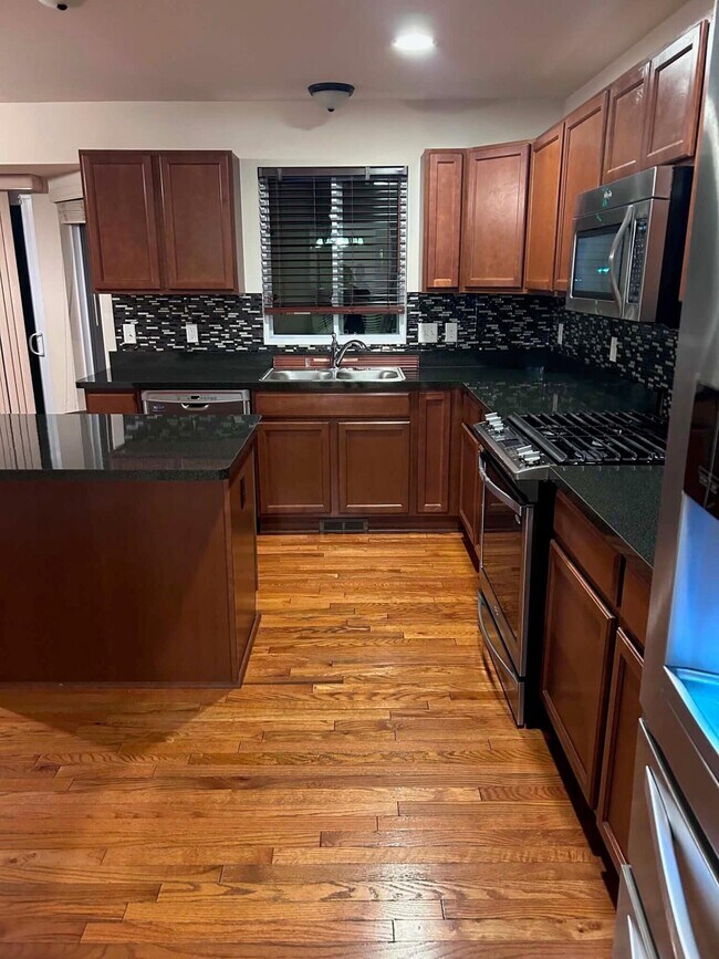 Building Photo - 1841 Wexford Cir