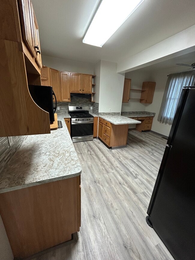 Building Photo - 1284 S Bay Rd