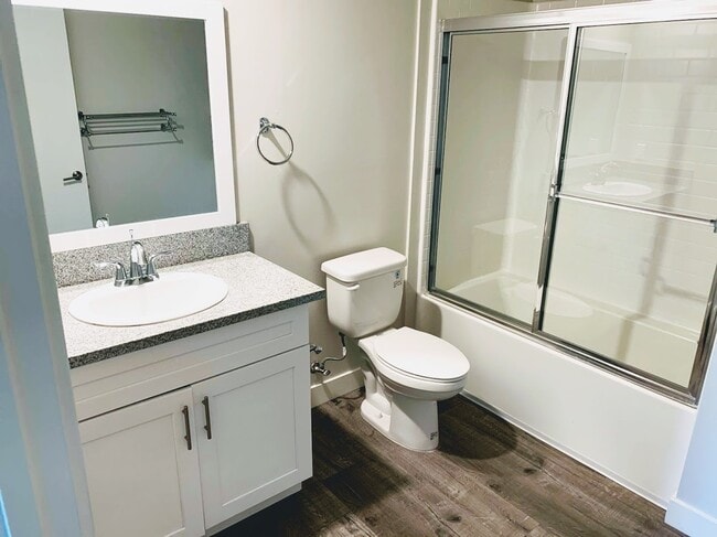 Building Photo - 14333 Roscoe Blvd