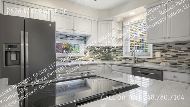 Building Photo - 2626 Windemere Rd