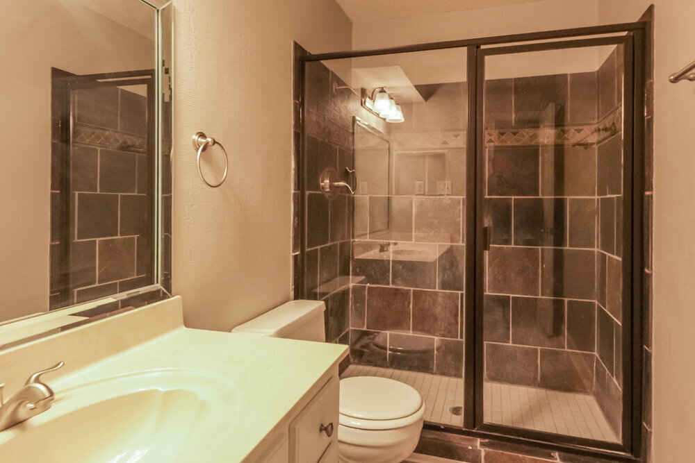 Building Photo - 4134 Glenroy Dr