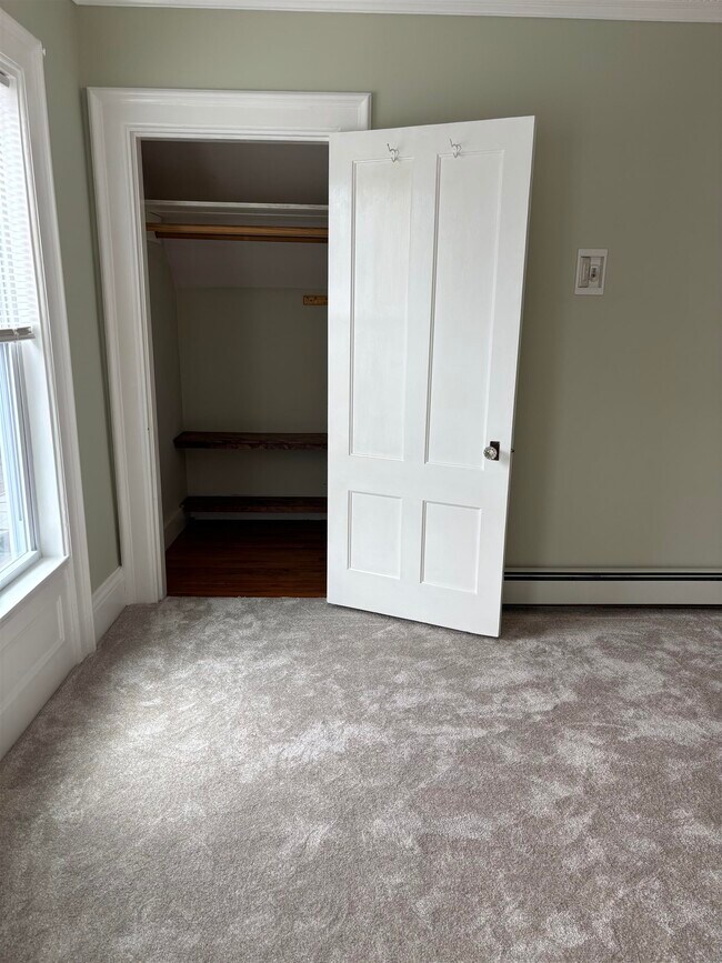 Building Photo - 92 Ashland St