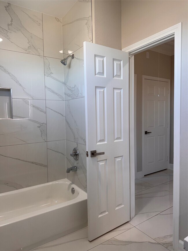 Building Photo - 4406 Oats St