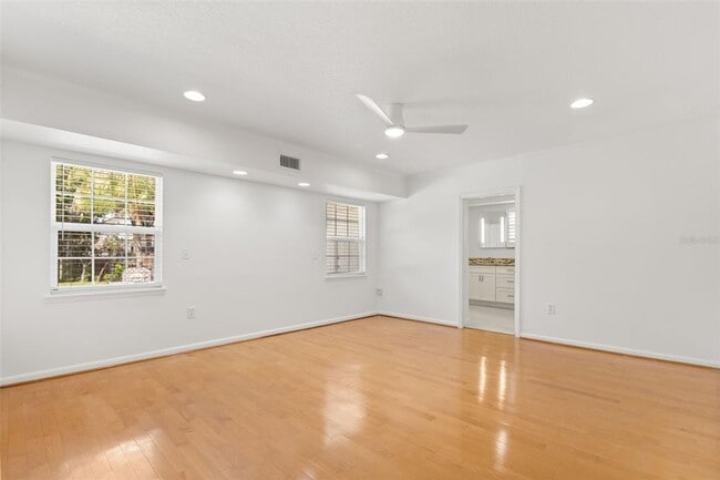 Building Photo - 1711 Chestnut Ave