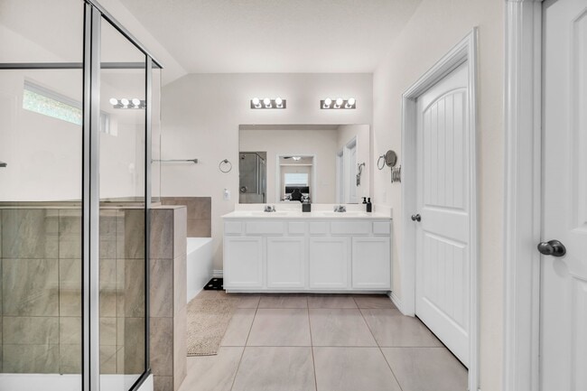 Building Photo - 20267 Creekdale Bend Dr