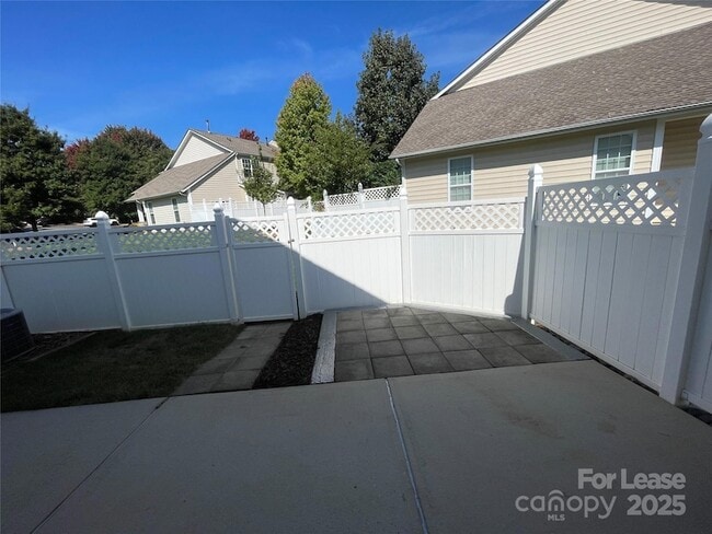 Building Photo - 221 Spring Gardens Drive