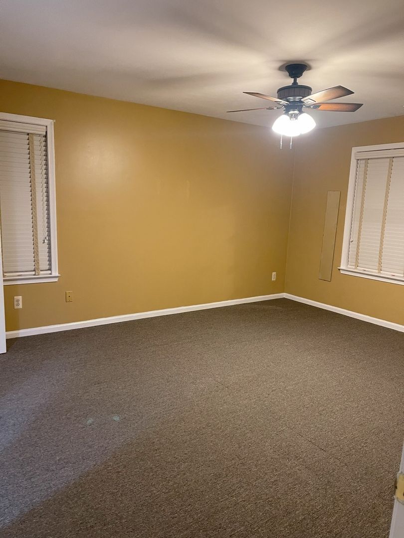 Building Photo - 420 Stratford Pl