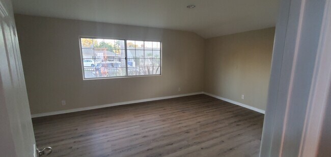 Building Photo - 17425 Elkwood St