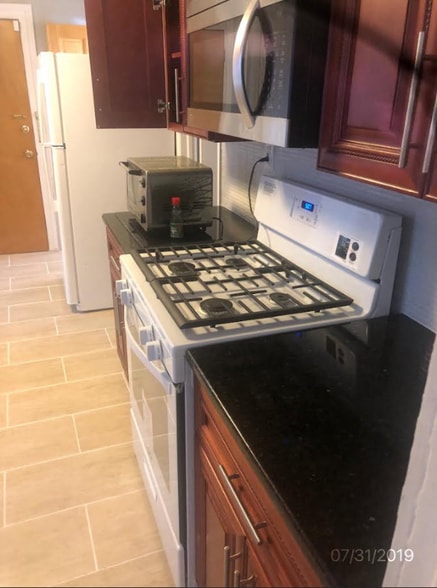 Building Photo - 53 Carman St