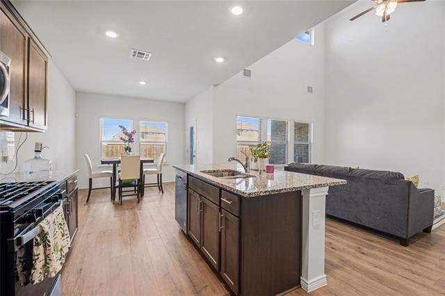 Building Photo - 1613 Grand Villa St