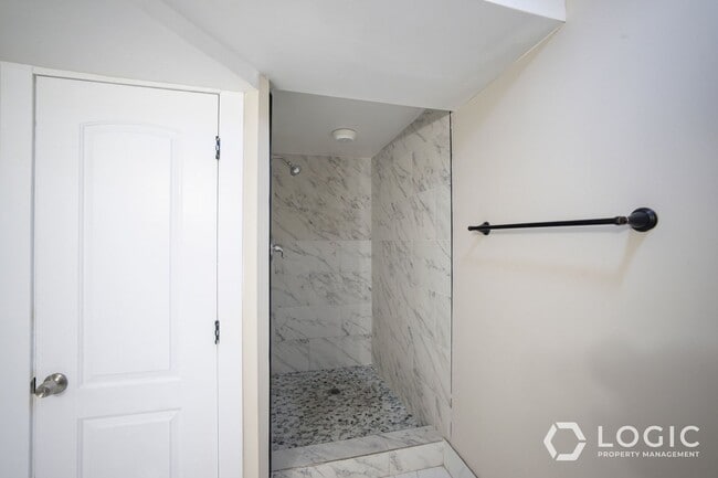 Building Photo - 19 E 1300 S