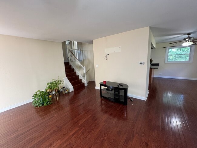 Building Photo - 7101 Longmeadow Ln
