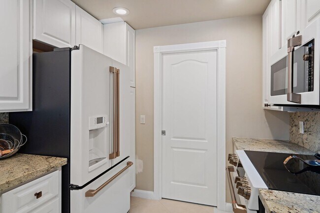 Building Photo - 2117 Tigris Dr