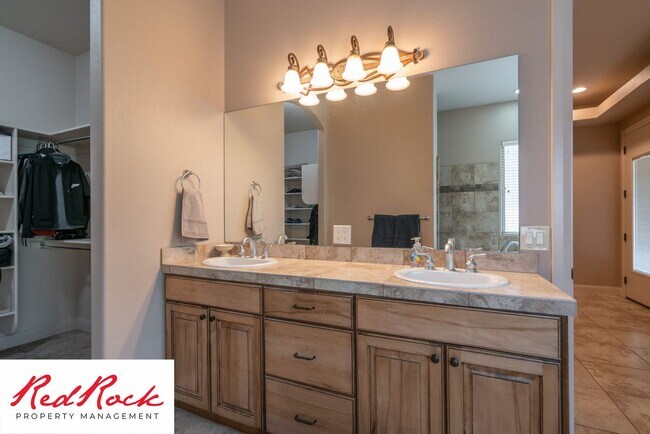 Building Photo - Minimally Furnished home in Little Valley!