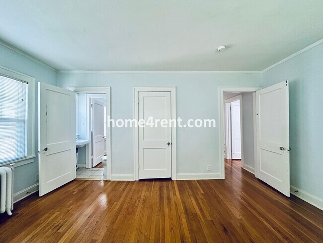 Building Photo - First Level Condo, Just Off the Plaza with...
