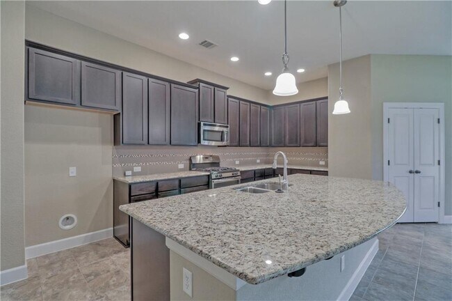 Building Photo - 124 Claiborne Lake Ln