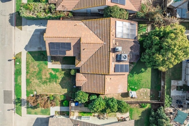 Building Photo - 3345 W Stuart Ave